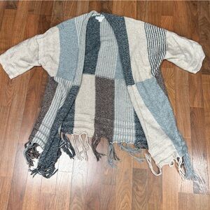 Love Riche Textured Knit Cardigan in Gray and Cream